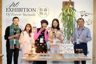 靜宜台文系成果展呈現優質工藝產品 深獲業界肯定圖片